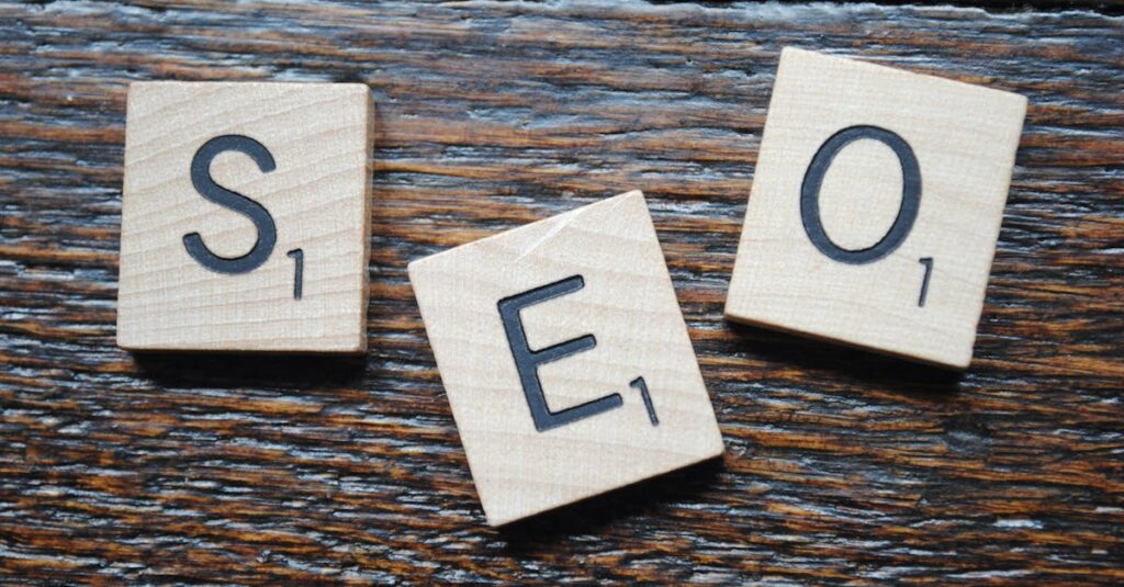 AIで作成したブログ記事がGoogleに正しく評価されるために必要な品質とSEOの注意点を図解したイメージ