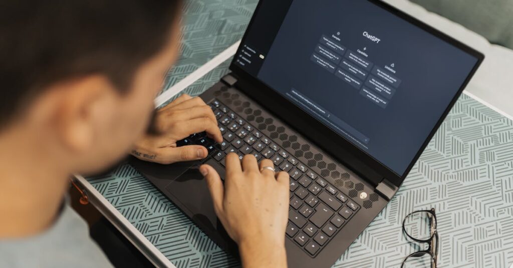 AIライティングツールの機能・価格・用途などを比較した表のイメージ