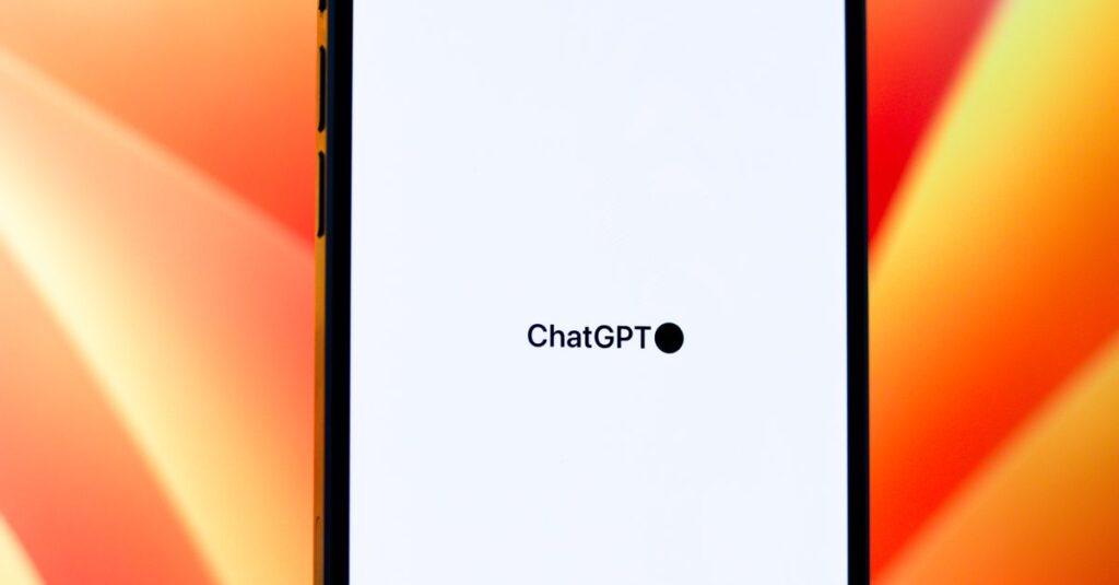 ChatGPTで稼げる人と稼げない人の思考と行動の違いを比較し、成功のためのポイントを視覚的に示した図