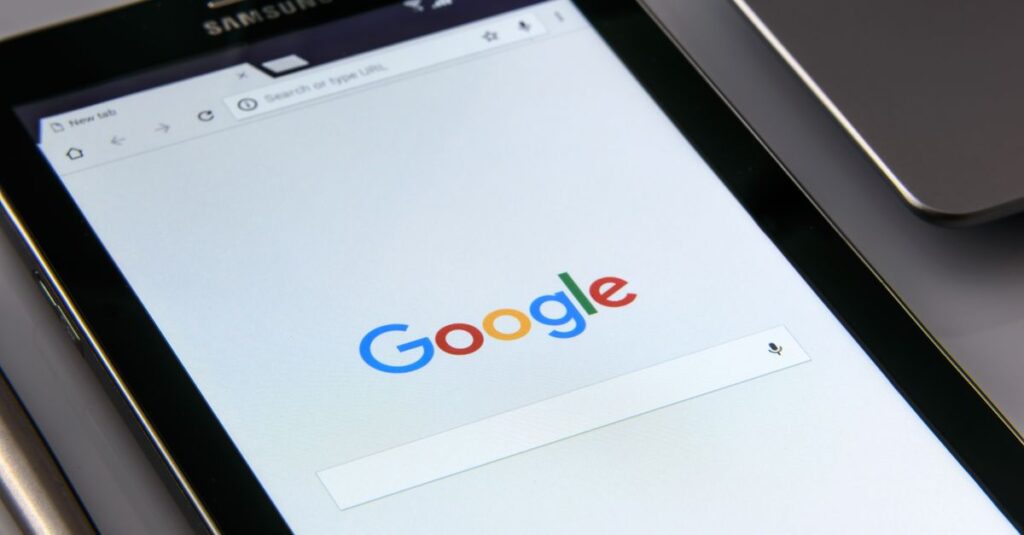 AIによるSEO記事制作の品質を検証・比較するイメージ画像