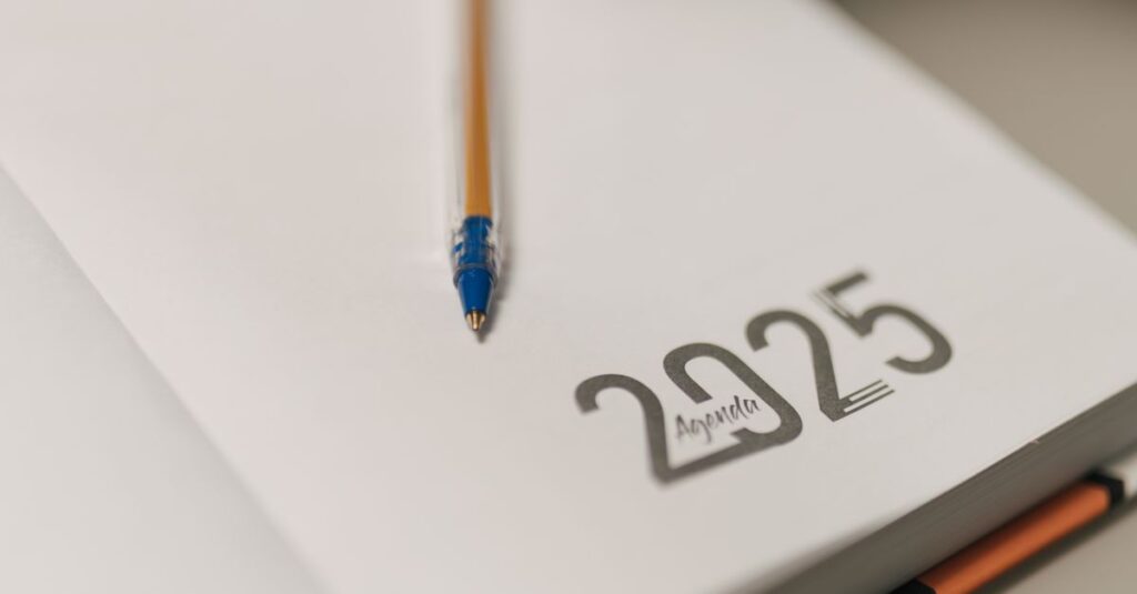 2025年におすすめされるAIライティングツール5選の比較と特徴を示すイメージ図