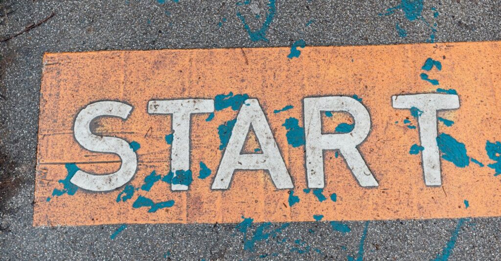 ChatGPTを活用して誰でも始められるコンテンツ販売の仕組みを示すイメージ