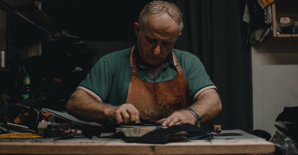 ChatGPTや画像生成AIなど初心者が使えるAI副業ツールと仕事内容を比較する図解イメージ