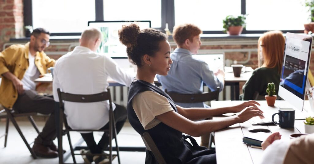 文章・画像・動画・プログラミング・SNSなどAIを活用した副業ジャンルと活用法の一覧図