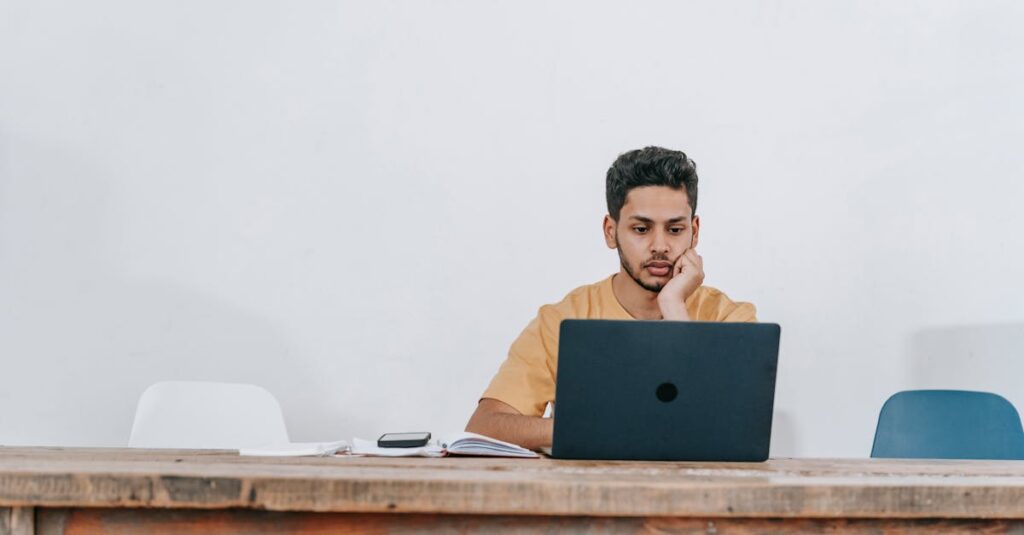 初心者がAI副業を始める理由や背景を解説するビジュアルイメージ